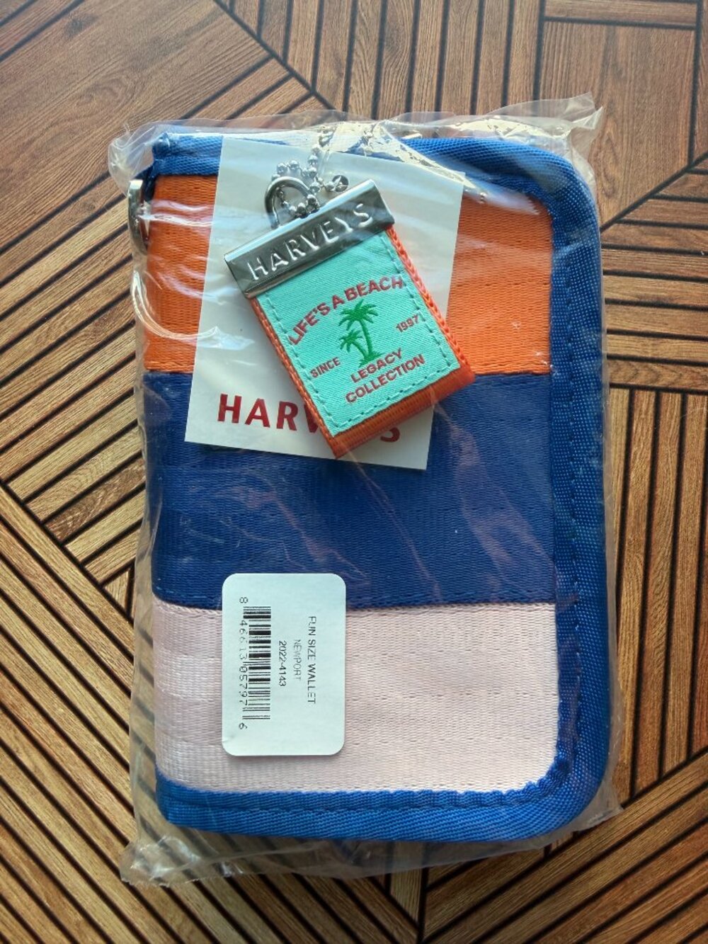 New Harveys Seatbelt Newport Fun Size Wallet (FSW)